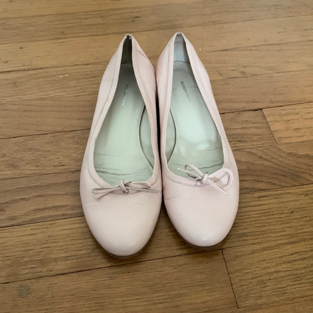 Burberry blush leather ballet flats